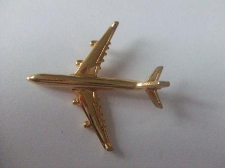 Vliegtuig goudkleurig (2)